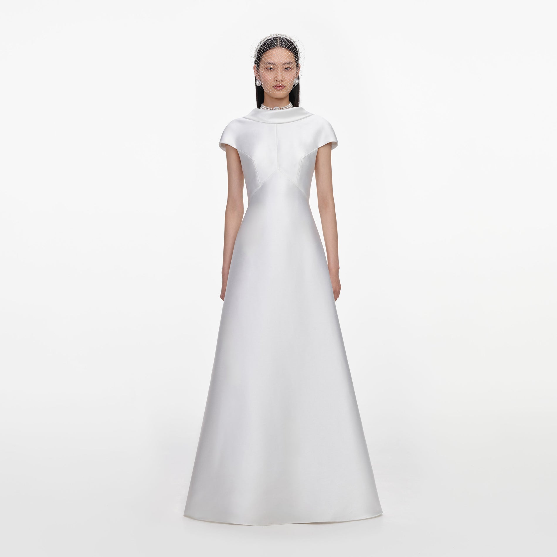 Front view of a woman wearing the White Taffeta Collared Maxi Dress
