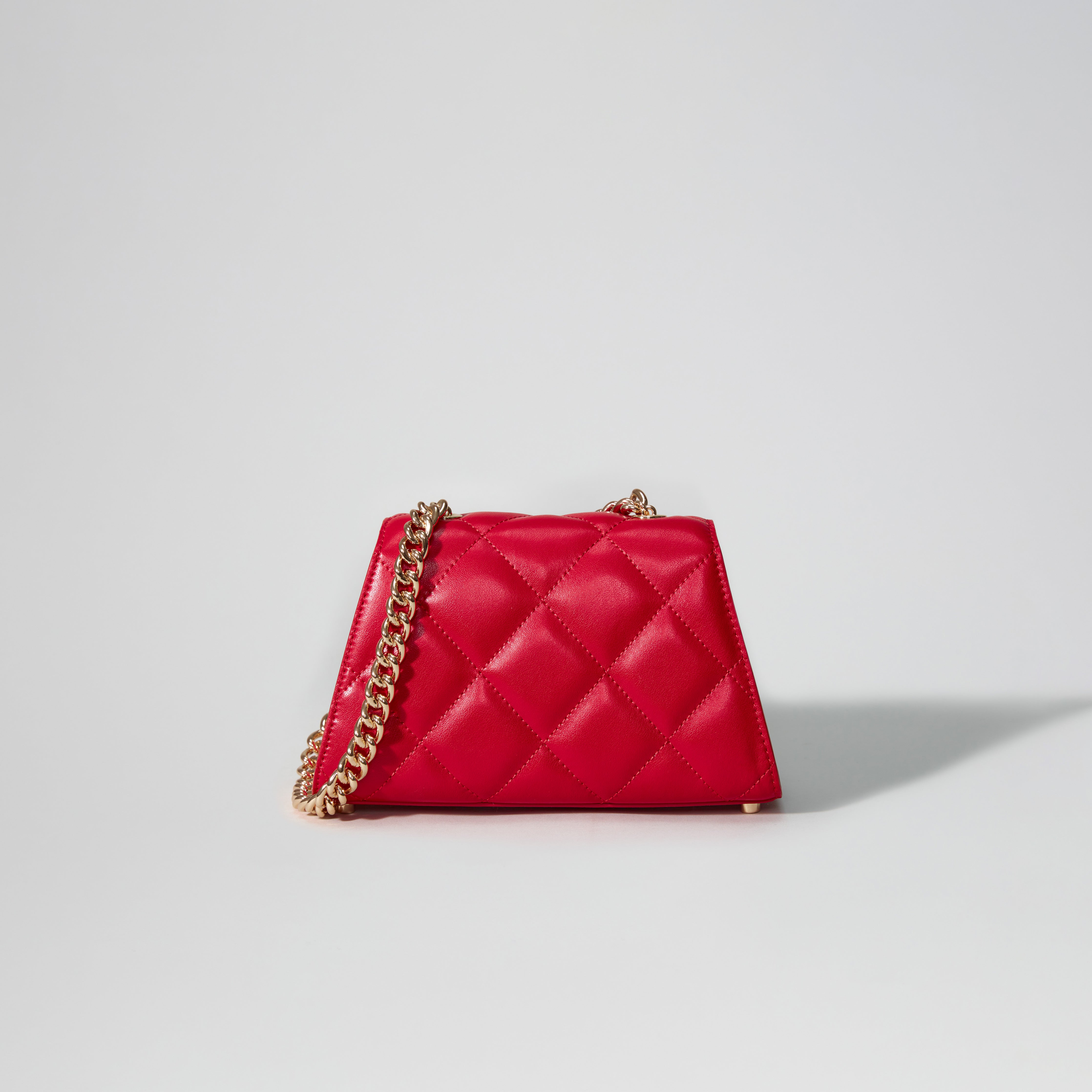 Red quilted sales shoulder bag